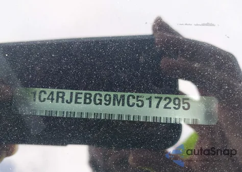 2021 Jeep Grand Cherokee 80Th Anniversary 4X2 z USA, uszkodzony, nr VIN 1C4RJEBG9MC517295